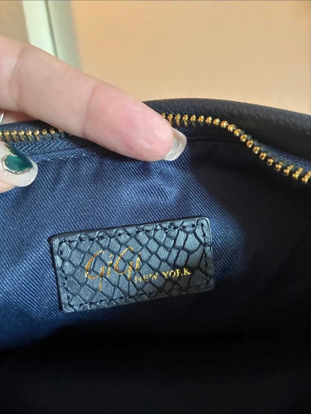GiGi New York leather smooth